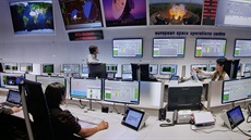 Řídicí středisko ESA v Darmstadtu v Německu. Odtud bylo možné sledoval start...