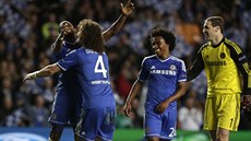 Fotbalisté Chelsea se radují po postupu do semifinále Ligy mistr pes Paris...