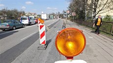 Oprava Lidické ulice zpsobila loni v Havlíkov Brod dopravní kalamitu. Bez vady vak nová vozovka nevydrela ani rok, dlníci se do ulice budou muset vrátit.