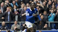 AUTOR GÓLU. Romelu Lukaku z Evertonu oslavuje svoji trefu.