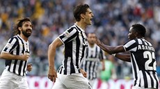 VYPNOUT HRU�. Fernando Llorente slaví jeden ze svých gól� proti Livornu. 