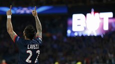 PAÍANÉ VEDOU. Ezequiel Lavezzi se raduje z gólu proti Chelsea.