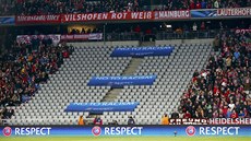 TREST ZA RASISMUS FANOUK. ást tribuny na stadionu Bayernu Mnichov pi utkání