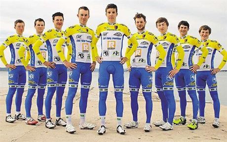 Prostjovtí cyklisté: (zleva) Vomáko, Maouek, Zahálka, Vale, Pszczolarski,...