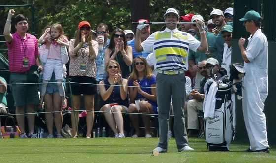 DOBROU CHU. Bubba Watson na estnácté jamce ve 2. kole Masters.