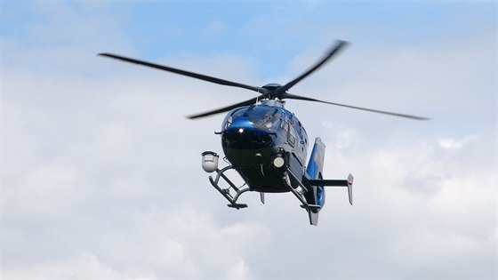 Policejní vrtulník s termovizí (ilustrační snímek)