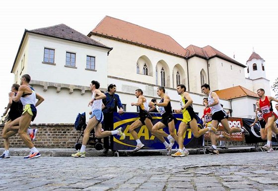 Centrem Brna v sobotu 19. dubna probhne a dva tisíce úastník plmaratonu. Ilustraní snímek