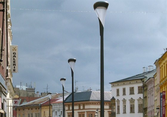 Lampy UrbanStar v tuto chvíli v Olomouci stojí ve spojnici Horního a Dolního námstí. Primátor Major by je rád vidl i pímo na Horním námstí, soud to vak pro tuto chvíli zakázal.