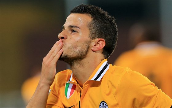 Sebastian Giovinco z Juventusu slaví svj gól proti Udine.