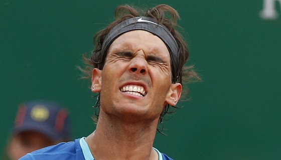 Rafael Nadal bhem monackého souboje s Davidem Ferrerem.