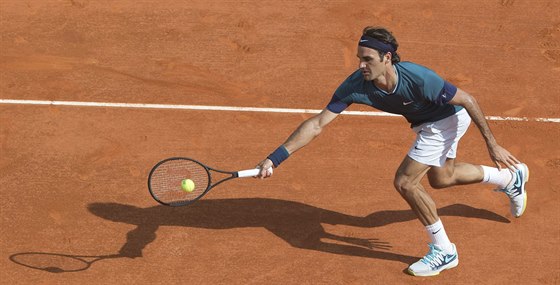 výcarský tenista Roger Federer v semifinále turnaje v Monte Carlu proti Novaku...
