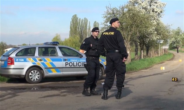 Policisté v Uhříněvsi