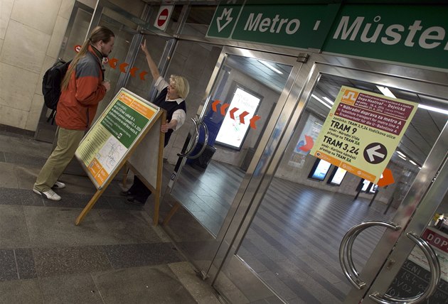 Metro na lince A se rozjede až po Velikonocích. Výluka zatím cestu po Praze  nekomplikuje