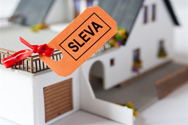 Bez jednorázového poplatku za sjednání úv�ru a m�sí�ního poplatku za jeho správu m��ete sehnat hypotéku úpln� ve v�ech bankách. Ilustra�ní snímek