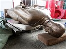 Masarykova socha zatím skonila na matracích ve skladu technických slueb, s...