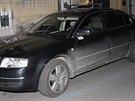 Vozidlo jednoho ze zast�elen�ch taxik���, kter� na�li policist� zaparkovan� v...
