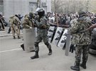 Nepokoje ve Slavjansku na východ Ukrajiny (12. dubna)