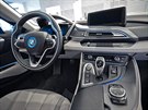 BMW i8 v praském showroomu