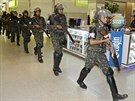 Na poádek v Salvadoru musela dohlíet bhem dvoudenní stávky policie armáda...