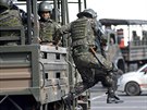 Na poádek v Salvadoru musela dohlíet bhem dvoudenní stávky policie armáda...