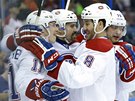 GÓLOVÁ RADOST. Hokejisté Montrealu slaví pesnou trefu Tomáe Plekance (druhý