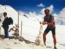 Cestovatel Petr Kafka na kole v Alpách