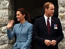 Princ William a jeho manelka Kate po kladení vnc váleným hrdinm v...