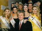 Miloslav Zapletal a bývalé královny krásy v Miss desetiletí (1997)