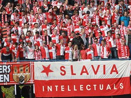 Fanouci Slavie ped startem 281. derby praských "S"