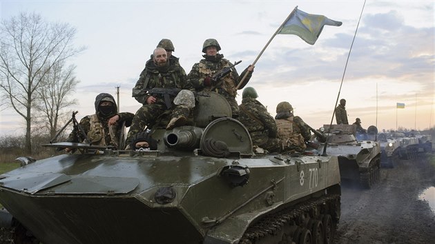 Ukrajinské obrněnce asi 70 kilometrů od Slavjansku (15. dubna 2014)