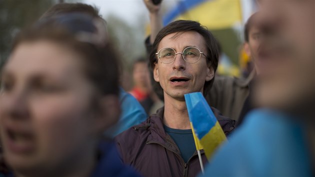 Demonstrace za zachování celistvosti Ukrajiny v Doněcku (18. dubna 2014)