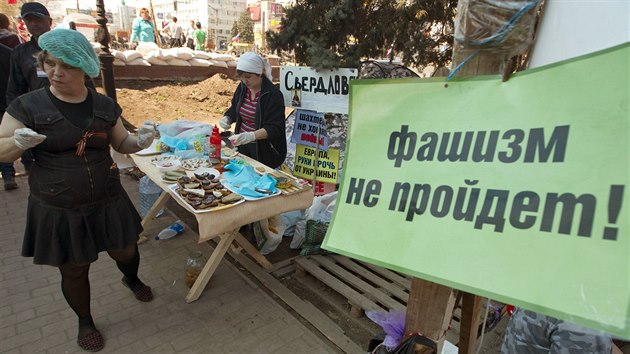 Tbor stoupenc Ruska v Slavjansku (18. dubna 2014)