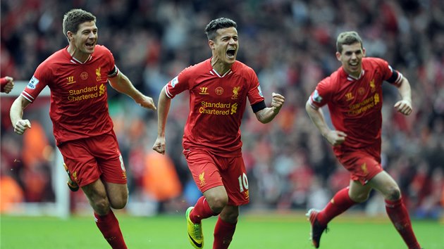 ZASE VEDEME. Philippe Coutinho (uprostřed) vrátil vedení na stranu Liverpoolu.