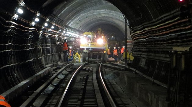 Vmna vhybek v praskm metru.