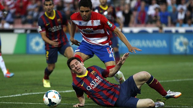 NEDA SE. Lionel Messi se v zpase proti Granad neprosadil a Barcelona prohrla 0:1.