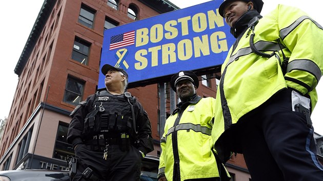 Boston zůstane silný, hlásal jeden z transparentů  (15. dubna)
