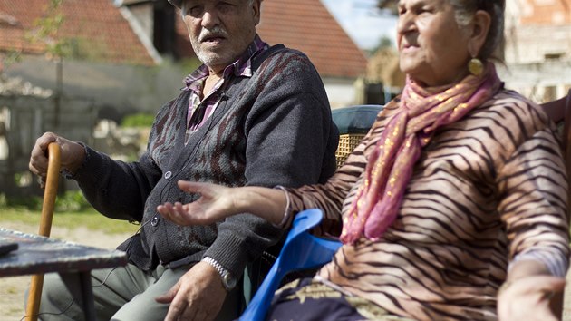 Silvestr a Ludmila Lakatoovi mli svatbu na konci 50. let, tedy prv v dob, kdy jejich rodina musela skoncovat s koovnm.