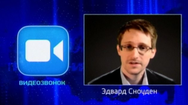 Edward Snowden volal do ruské televize, aby položil otázku prezidentu Vladimiru Putinovi.