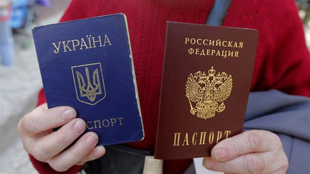 Ukrajinský a ruský pas.