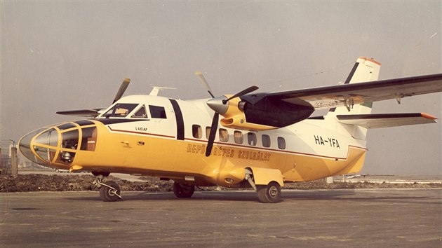 Tento letoun vyrobený v roce 1974 si koupil zákazník z Maďarska. Šlo o jediný exemplář typu L 410  AF, který sloužil pro leteckou fotgrammetrii, tedy snímkování terénu jako podklad pro tvoření map.