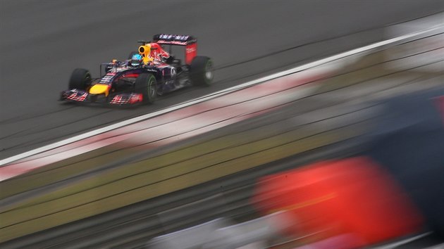 Sebastian Vettel v kvalifikaci na Velkou cenu ny formule 1.