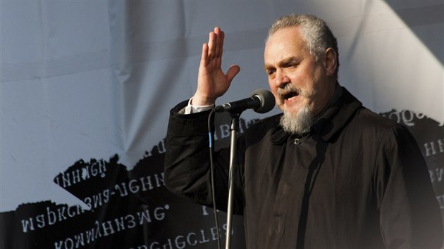 Profesor Andrej Zubov, kter piel o msto na univerzit kvli kritice anexe Krymu, hovo na demonstraci v Moskv. (13. dubna 2014)