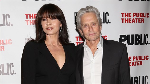 Catherine Zeta-Jonesov a Michael Douglas (New York, 15. dubna 2014)