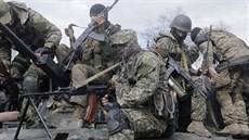 Prorutí ozbrojenci ve Slavjansku (16. dubna 2014)