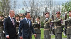 Generální tajemník NATO Anders Fogh Rasmussen s premiérem Bohuslavem Sobotkou