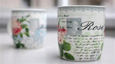 Hrne�ky s Hitlerovou po�tovní známkou, které vyrobili v �ín� a prodával n�mecký...