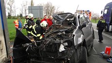 Dopravní nehoda na silnici první třídy číslo 11 v Hradci Králové. (10. 4. 2014)