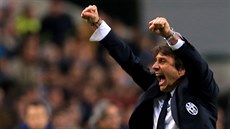 Antonio Conte oslavuje trefu Juventusu Turín