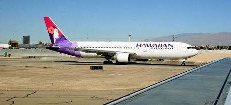 V podvozkovém prostoru letu Hawaiian Airlines absolvoval 16letý Amerian let z