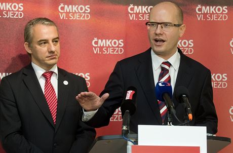 Premiér Bohuslav Sobotka a nov zvolený pedseda eskomoravské konfederace...